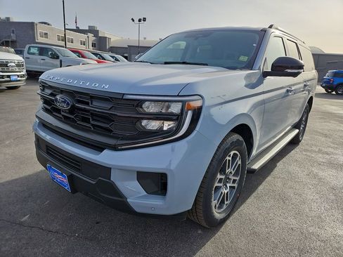 New 2026 Ford Expedition Max Active image 4