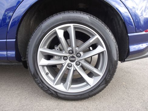 Certified 2025 Audi Q3 2.0T Premium w/ Convenience Package image 8