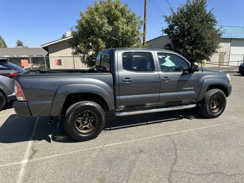 Used 2013 Toyota Tacoma PreRunner w/ TRD Sport Pkg RWD image 12