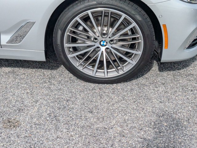 Used 2017 BMW 530i RWD image 11