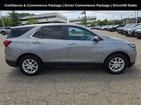 Used 2023 Chevrolet Equinox LT AWD/4WD image 2