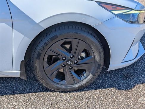 Used 2022 Hyundai Elantra SEL w/ Convenience Package image 18