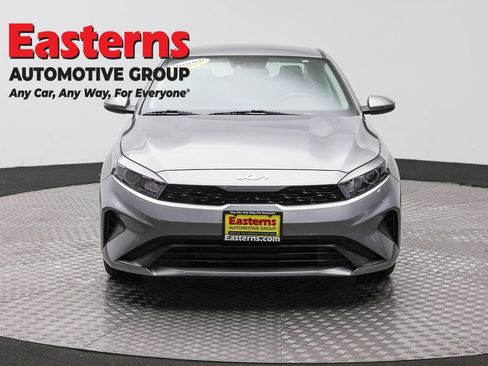 Used 2023 Kia Forte LXS w/ LXS Technology Package FWD image 2