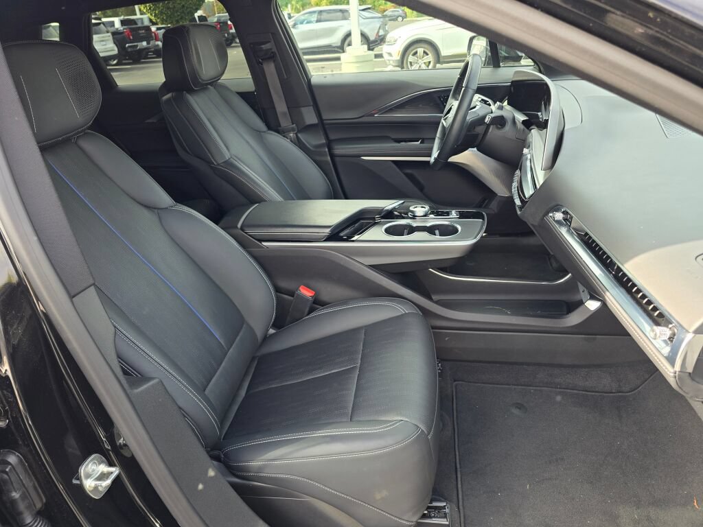 Used 2024 Cadillac Lyriq Sport AWD/4WD image 26