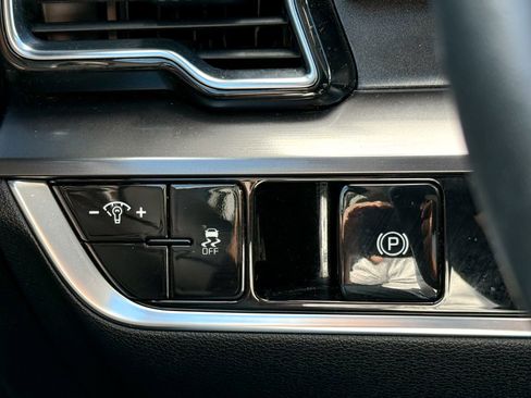 Certified 2023 Kia Sportage EX AWD/4WD image 32