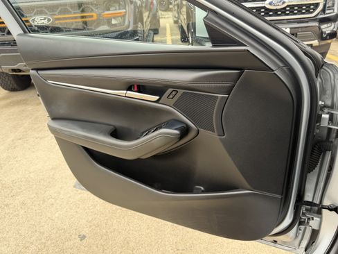 Used 2019 MAZDA MAZDA3 Hatchback FWD image 26