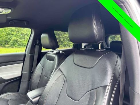 Used 2023 Jeep Compass Limited AWD/4WD image 6