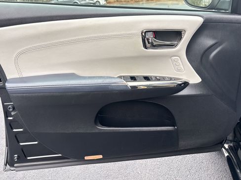 Used 2015 Toyota Avalon XLE Touring image 20