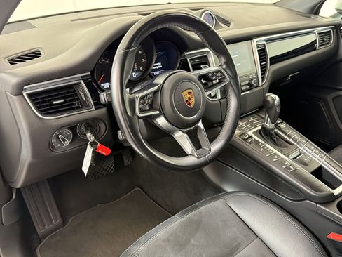 Used 2018 Porsche Macan AWD/4WD image 4