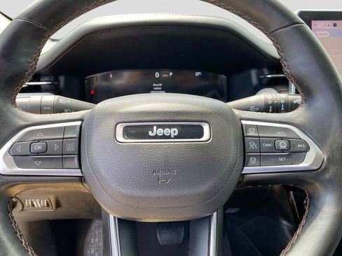 Certified 2022 Jeep Compass Limited w/ Elite Group AWD/4WD image 18
