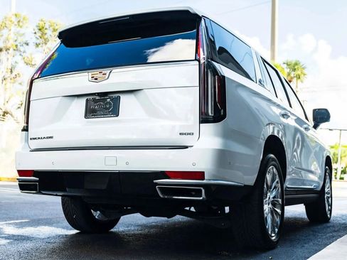 Used 2023 Cadillac Escalade Premium Luxury w/ Performance Package AWD/4WD image 16