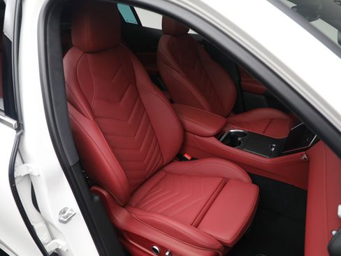 New 2025 Maserati Grecale GT image 18