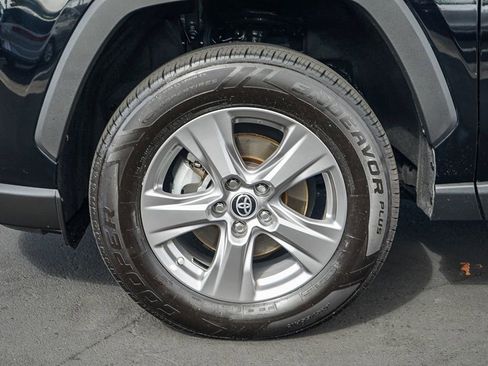 Used 2023 Toyota RAV4 LE AWD/4WD image 11
