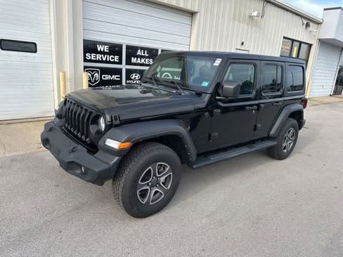 Used 2022 Jeep Wrangler Unlimited Sport AWD/4WD image 12