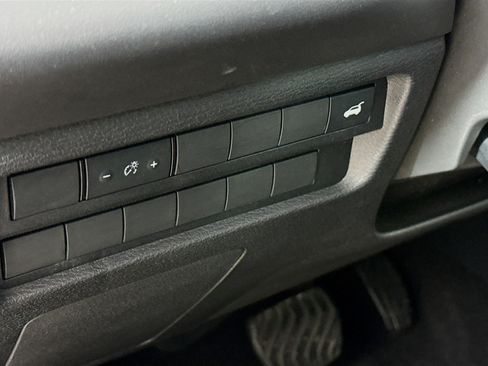 Used 2024 Mitsubishi Outlander SE Black Edition FWD image 9