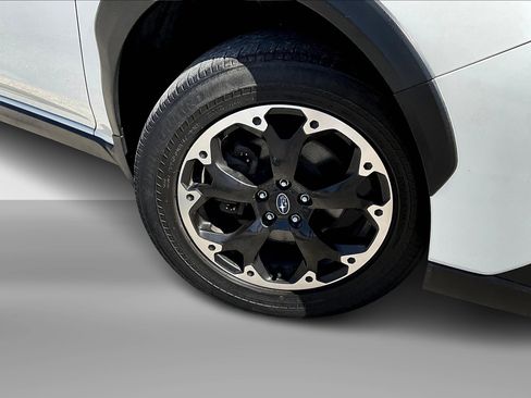 Used 2022 Subaru Crosstrek 2.0i Premium w/ Moonroof Package image 9