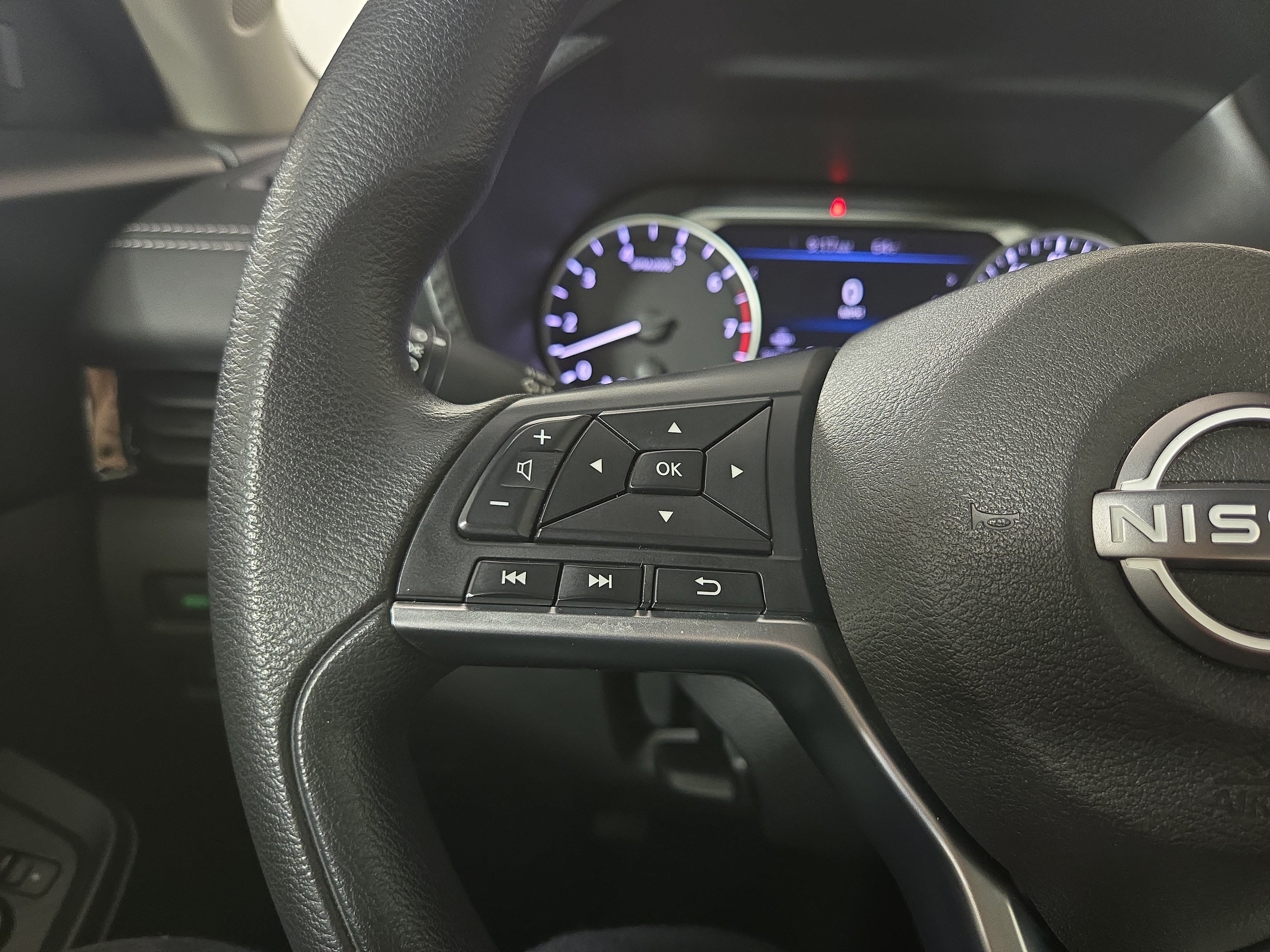 Used 2024 Nissan Sentra SV FWD image 15