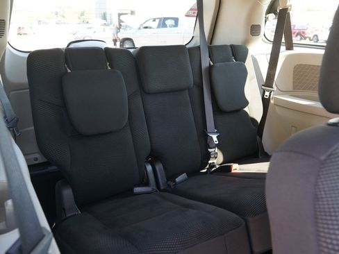 Used 2020 Dodge Grand Caravan SE w/ UConnect Hands-Free Group FWD image 14