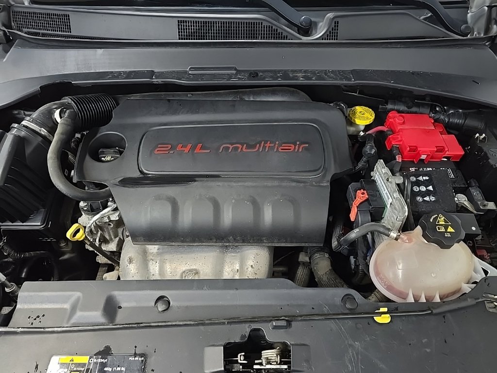 Used 2019 Jeep Compass Latitude AWD/4WD image 12
