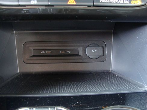 Used 2022 Volkswagen Atlas SE w/ Black Wheel Package image 28