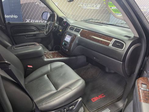 Used 2013 GMC Yukon Denali AWD/4WD image 12