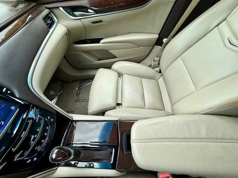 Used 2014 Cadillac XTS Luxury FWD image 21