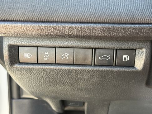 Used 2025 Toyota Camry LE image 27