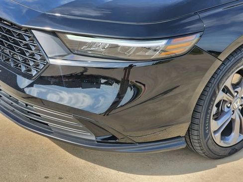 Used 2024 Honda Accord EX image 9