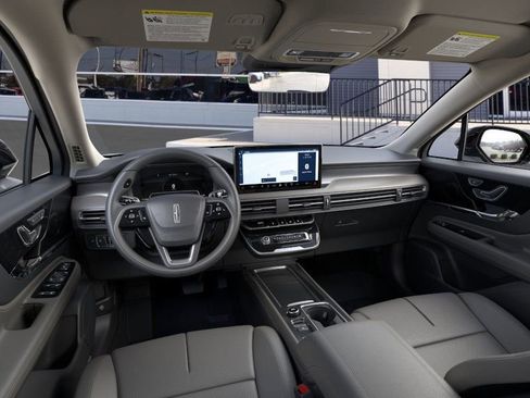 New 2025 Lincoln Corsair FWD w/ Equipment Group 101A image 9