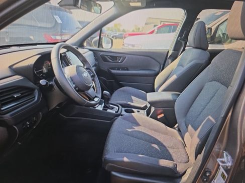 Used 2025 Subaru Forester Premium AWD/4WD image 11