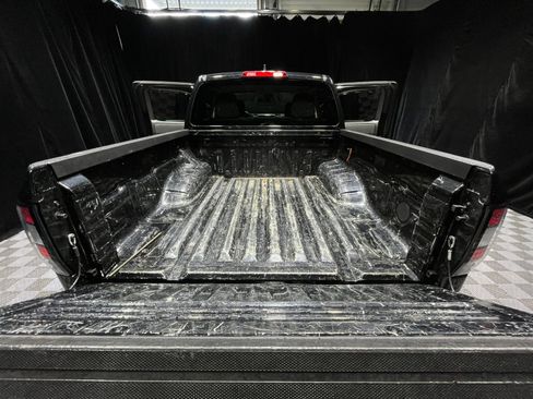 Certified 2022 Nissan Frontier S image 34