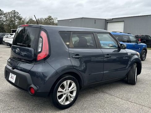 Used 2015 Kia Soul + image 8
