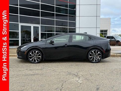 Used 2024 Toyota Prius Prime FWD image 6