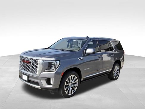 Used 2021 GMC Yukon Denali w/ Denali Premium Package image 2