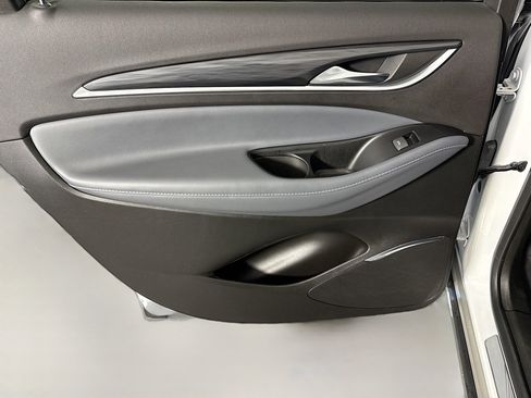 Used 2023 Buick Enclave Essence image 26