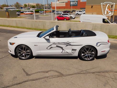 Used 2015 Ford Mustang GT Premium w/ Equipment Group 401A image 9