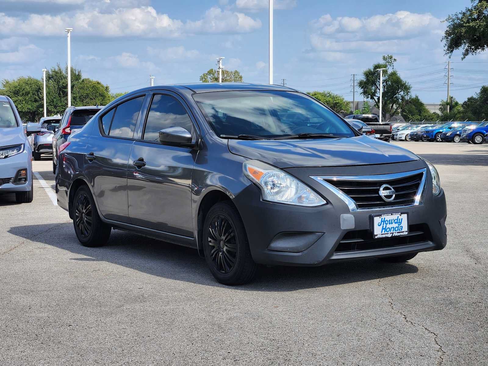 Used 2016 Nissan Versa S Plus FWD image 3