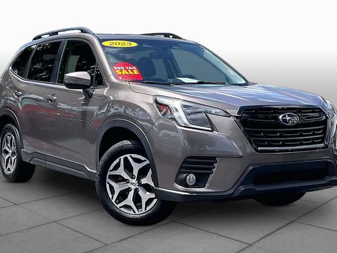 Used 2023 Subaru Forester Premium AWD/4WD image 3