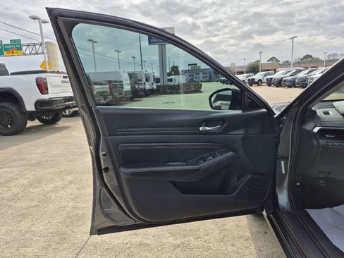 Used 2022 Nissan Altima 2.5 SR image 7