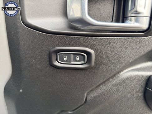 Used 2021 Jeep Gladiator Willys image 14