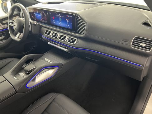 New 2026 Mercedes-Benz GLS 580 4MATIC image 28