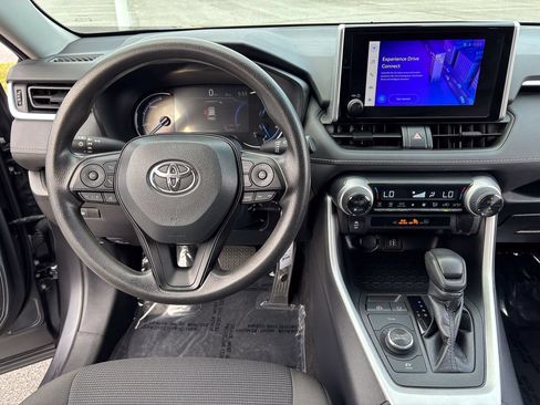 Used 2024 Toyota RAV4 LE AWD/4WD image 22
