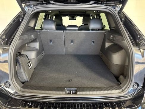 Certified 2025 Volkswagen Tiguan SE R-Line AWD/4WD image 20