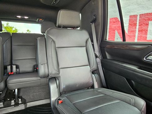 Used 2022 Chevrolet Tahoe Z71 w/ Luxury Package AWD/4WD image 26