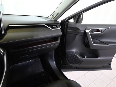 Used 2022 Toyota RAV4 Limited AWD/4WD image 28