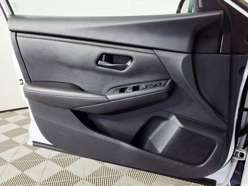 Used 2024 Nissan Sentra S image 8