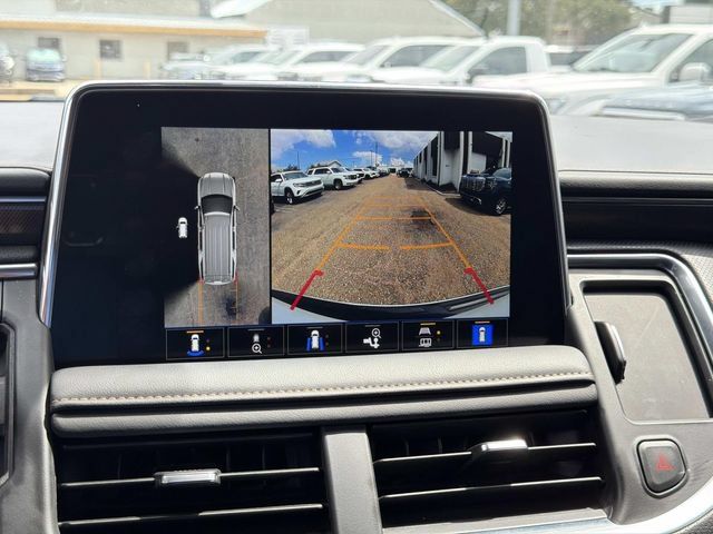 Used 2024 GMC Yukon AT4 w/ Technology Package AWD/4WD image 32