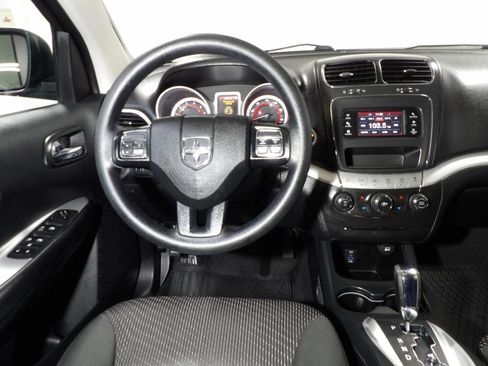 Used 2020 Dodge Journey SE FWD image 13