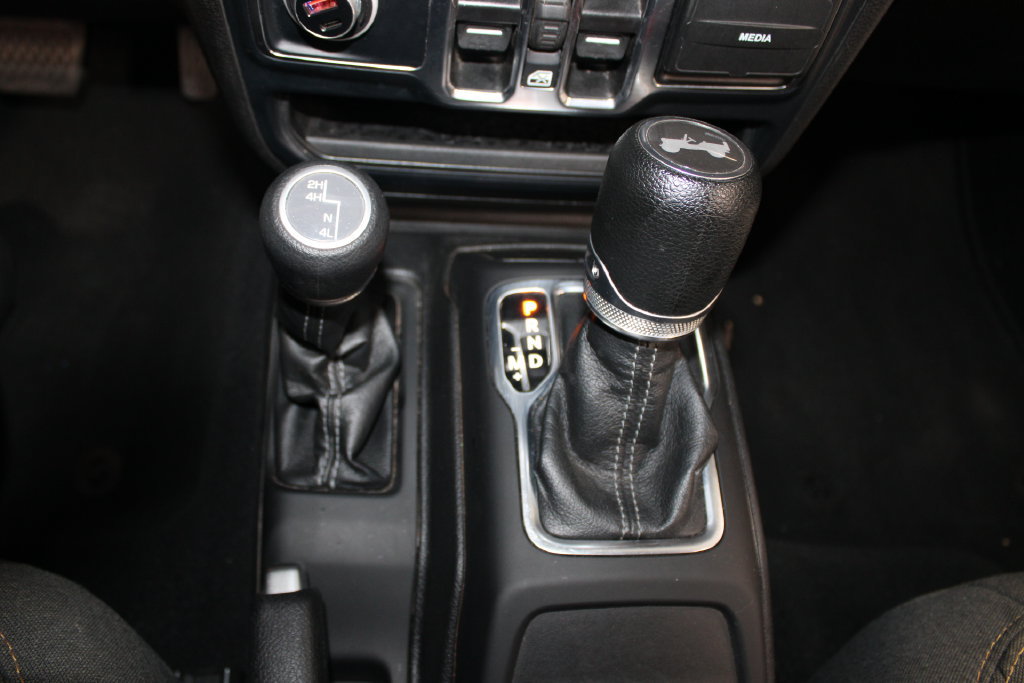 Used 2024 Jeep Wrangler Unlimited Sport AWD/4WD image 40