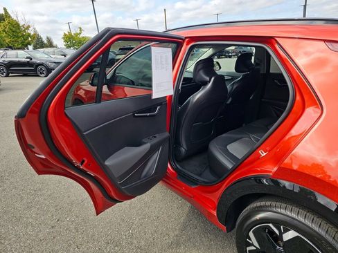 Certified 2023 Kia Niro Wind w/ Wind Preserve Package FWD image 21